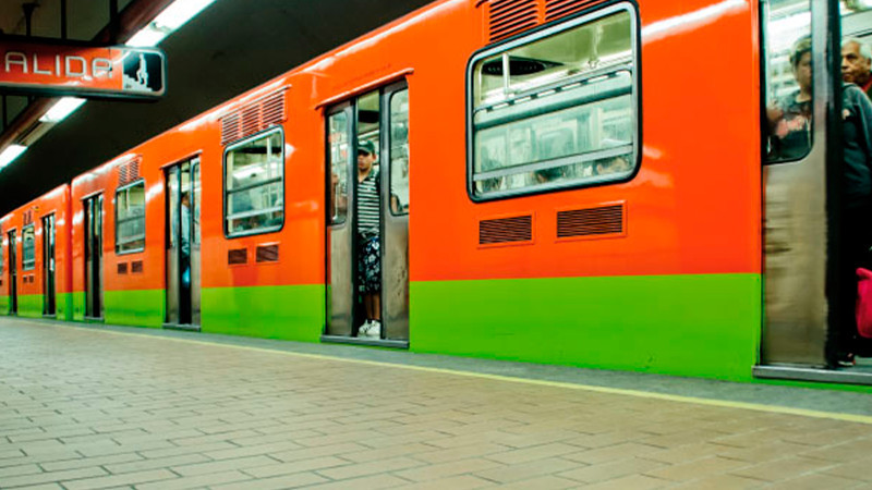 Rescatan con vida a persona de las vías del Metro en Ciudad de México 