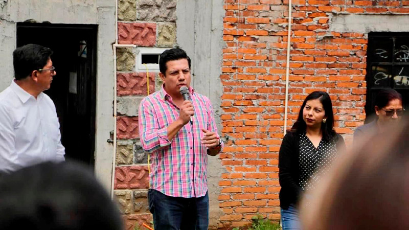 Mejora diputado Oscar Escobar infraestructura educativa en secundaria de Pátzcuaro  