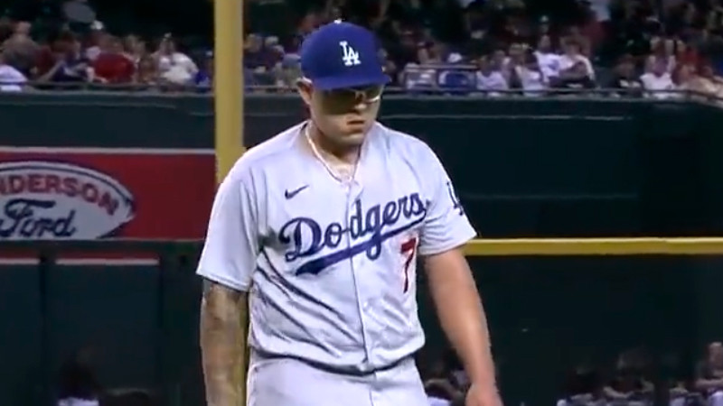 Suspende MLB al lanzador mexicano Julio Urías "hasta nuevo aviso" 
