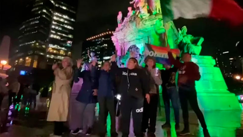 Simpatizantes de Claudia Sheinbaum festejan en el Ángel de la Independencia 