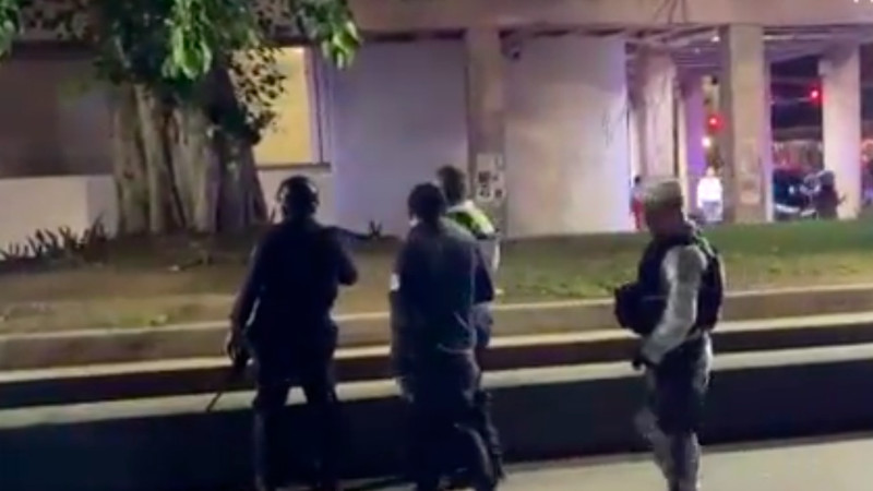 Sujetos arrojan artefacto explosivo en el Zócalo de Acapulco, Guerrero; deja cuatro personas heridas  