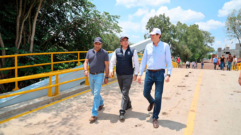 Gobierno Municipal de Morelia construye puente vehicular que conecta San Juanito Itzícuaro con Libramiento