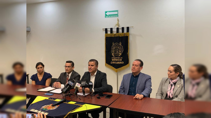 Autoridades nicolaitas atienden a estudiantes de la Facultad de Medicina, reiteran el llamado al diálogo