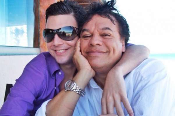 Jas Devael causa polémica por su mensaje de amor a Juan Gabriel, usuarios dicen que era su "novio"  