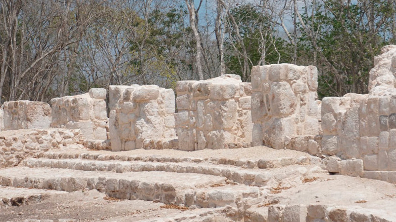 Hallan 2 conjuntos de edificios en zona arqueológica de Kabah, en Yucatán 