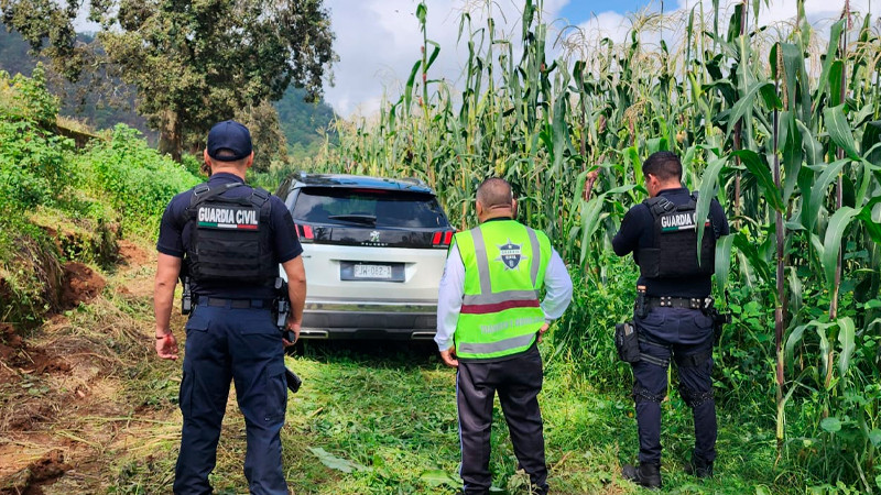 Recuperan vehículo robado en Tangamandapio, Michoacán