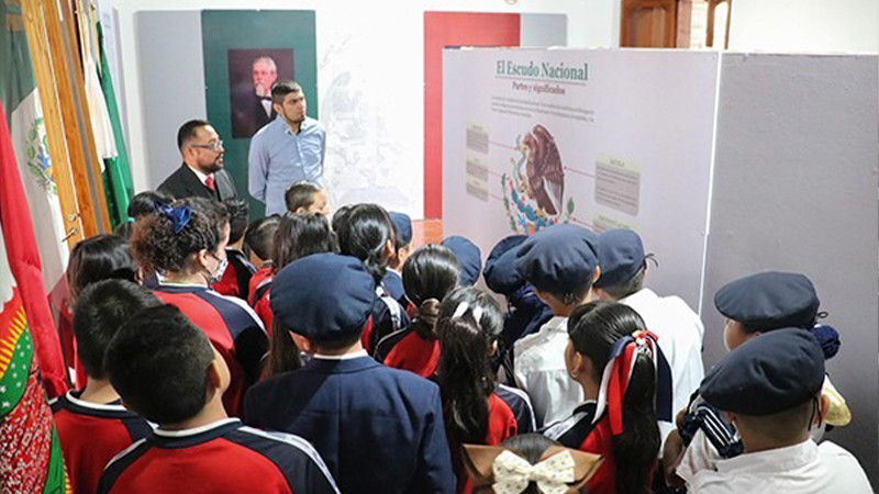 Conocer y respetar los Símbolos Patrios, afianza valores cívicos como el respeto y la igualdad: Jorge Reséndiz 