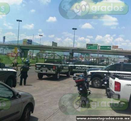 Por amenaza de bomba evacúan preparatoria en Morelia  - Foto 1 