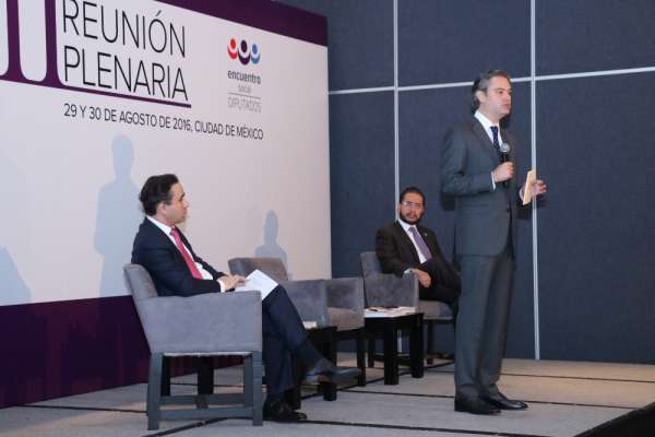Ante la cerrazón de la Coordinadora, hay firmeza de no negociar hasta que los niños regresen a clases: Nuño Mayer - Foto 0 