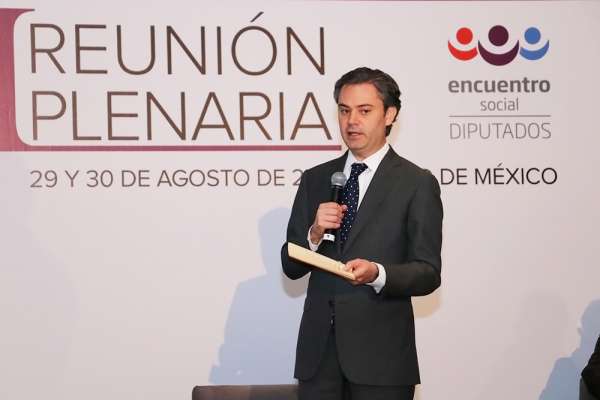 Ante la cerrazón de la Coordinadora, hay firmeza de no negociar hasta que los niños regresen a clases: Nuño Mayer - Foto 1 