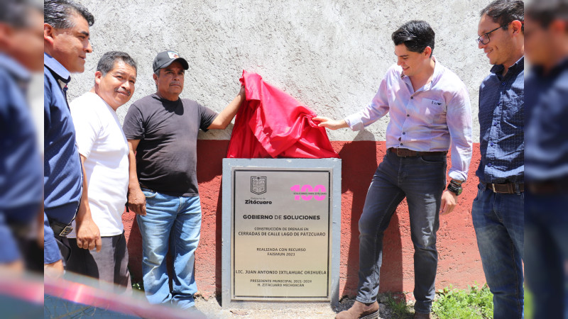 Zitácuaro continúa avanzando con servicios básicos en colonias y comunidades 