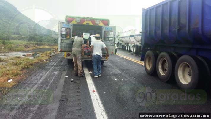Accidente vial en la Autopista Siglo XXI deja cuatro lesionados - Foto 4 