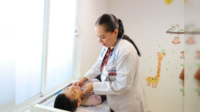 Gobierno de Michoacán da atención gratuita a menores con cáncer