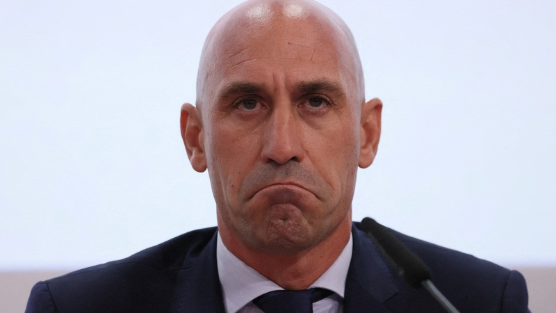 Renuncia de Rubiales al frente de la RFEF no frena expediente abierto por FIFA en su contra 