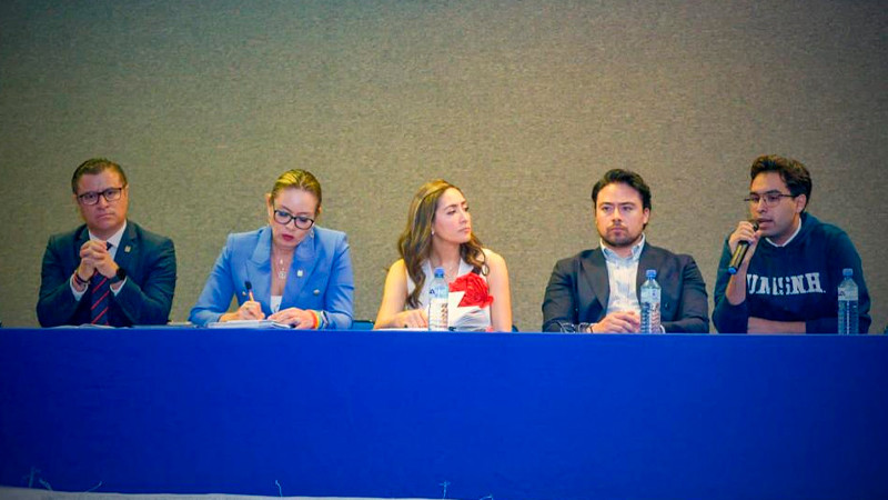 Escucha rectora a los estudiantes de la Facultad de Odontología: convoca a  construir un plan de trabajo conjunto 