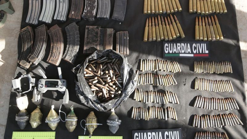 Aseguran explosivos para drones y cientos de cartuchos útiles en La Ruana, Michoacán