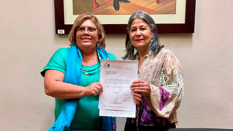 Entrega Mayela Salas, informe de Actividades Legislativas  