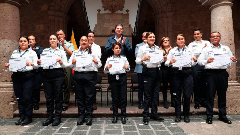 Policía Nacional de Colombia certifica a 36 policías de Morelia en Construcción de la Paz 