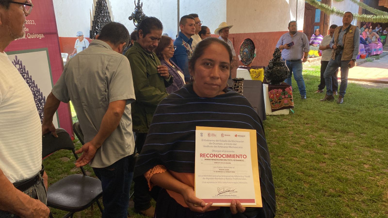 Premian a 27 artesanos del Concurso en Santa Fe de la Laguna