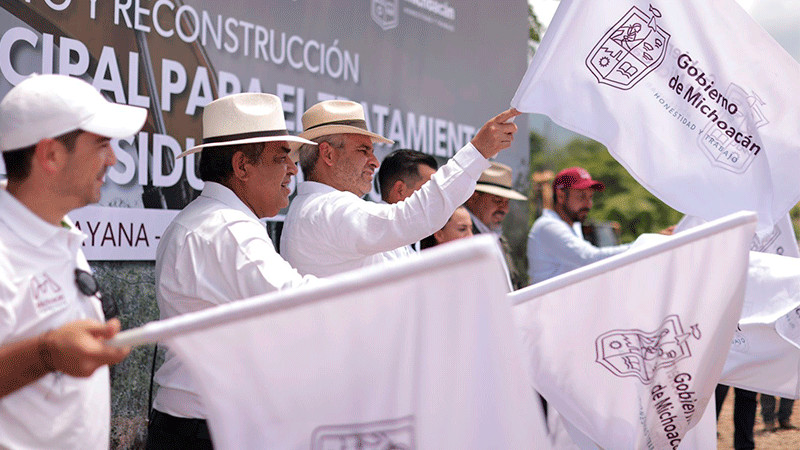 Bedolla inicia reconstrucción del centro para manejo de basura de Coahuayana y Aquila