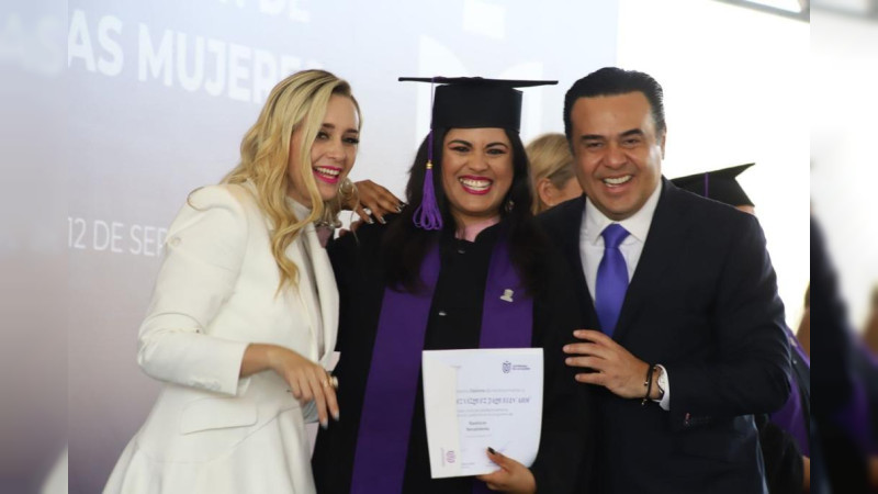 En Querétaro se gradúan 174 alumnas de la Universidad de las Mujeres
