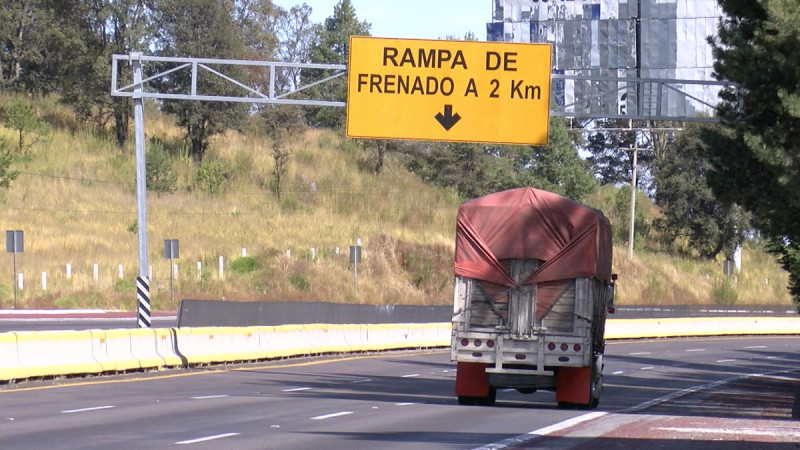 Eliminan cobro por uso de rampas de emergencia y regulan servicio de grúas en todas las carreteras federales 