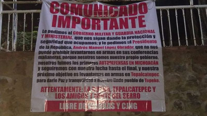 Hallan lonas y volantes en apoyo a las autodefensas en Apatzingán