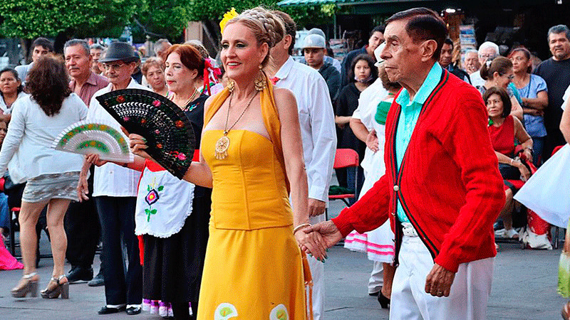 En plaza Benito Juárez, deleita banda sinfónica de la SSP a morelianas y morelianos