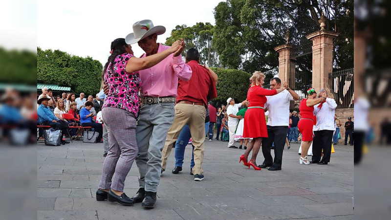 En plaza Benito Juárez, deleita banda sinfónica de la SSP a morelianas y morelianos