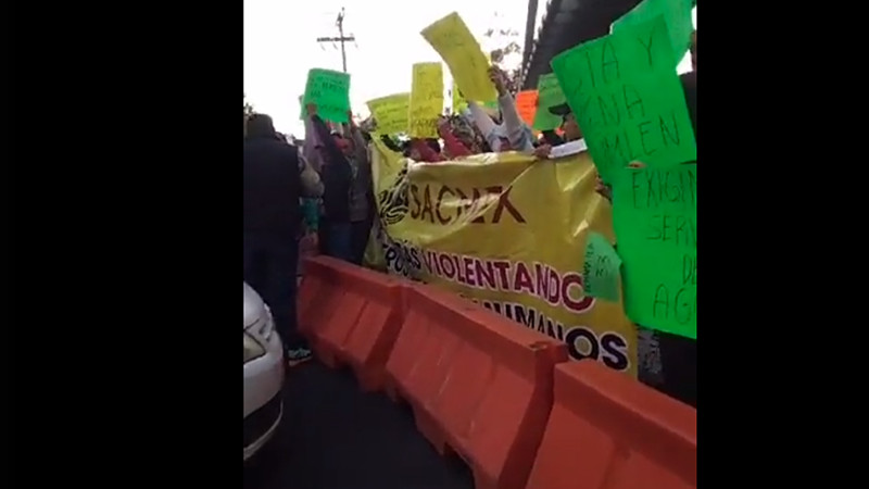 Manifestación en autopista México- Cuernavaca; exigen el suministro de agua 