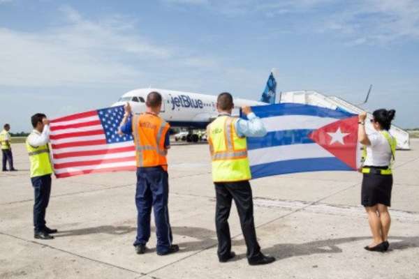 De Florida sale el primer vuelo comercial entre EE.UU. y Cuba desde 1961 