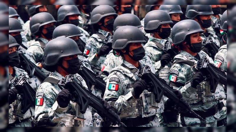 Ejército gasta 1.6 mdp en gorras y termos que se regalarán en Desfile del 16 de septiembre 
