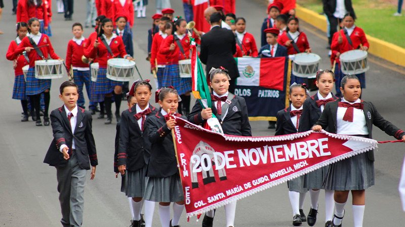 Más de 11 mil escuelas en Michoacán refuerzan valores patrios