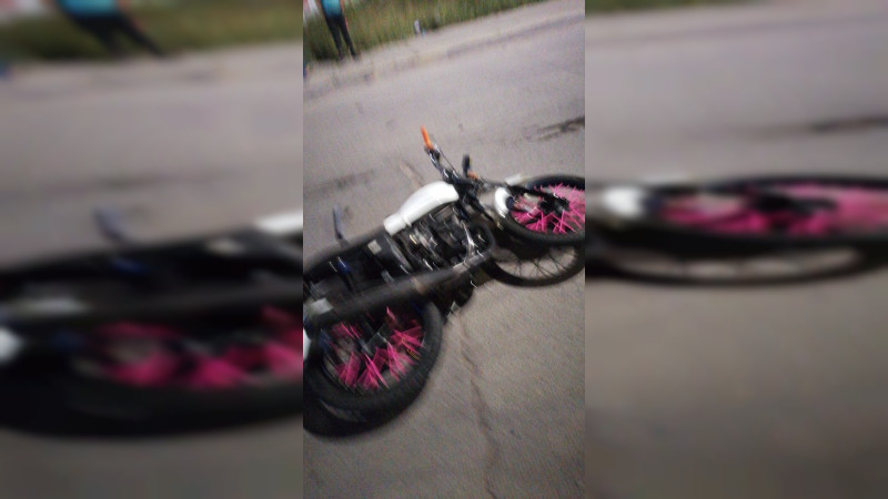 Dos motociclistas protagonizan aparatoso accidente en Celaya