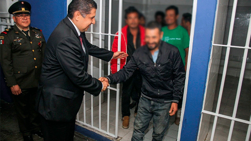 Nacho Campos realiza el tradicional acto de liberación de presos