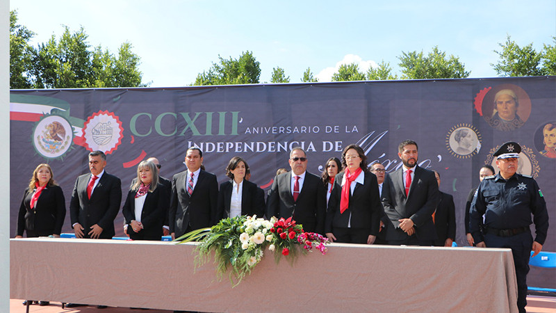 José Luis Téllez Marín preside el Izamiento de la Bandera y el CCXIII Aniversario del Inicio de la Lucha de Independencia de México 