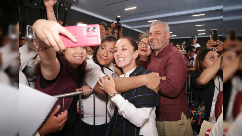 En Michoacán, Sheinbaum inicia movimiento nacional para la "unidad de la transformación"