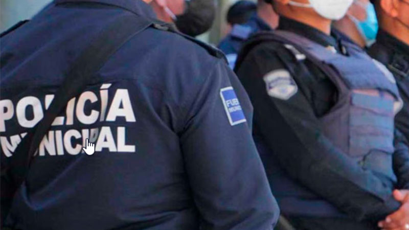 Policías ultiman a balazos a hombre en Cuetzalan; son retenidos por los pobladores 