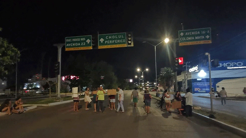 Pobladores de Mérida bloquean calles ante las constantes fallas eléctricas 