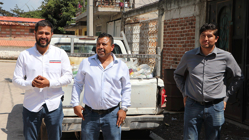 Ayuntamiento de Ciudad Hidalgo entrega despensas y paquetes de huevo a familias 