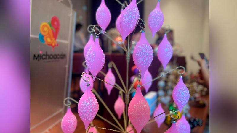 La Navidad llega a Tlalpujahua con su tradicional Feria de la Esfera