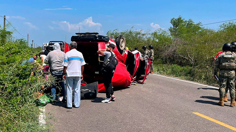 Veintidós migrantes cubanos resultan lesionados tras volcadura de camioneta en Oaxaca 