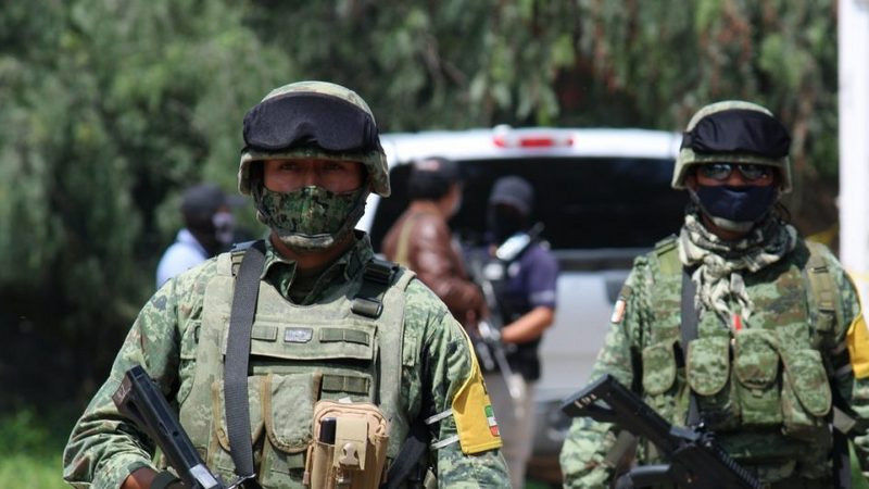 Grupos delincuenciales en México deben reclutar 350 personas a la semana, revela estudio 