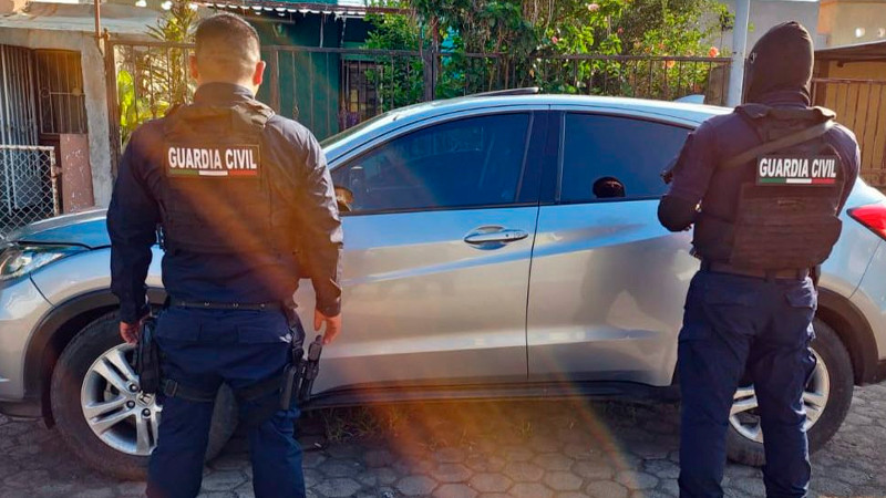 Recuperan 14 vehículos, decomisan 71 dosis de sustancias ilegales y detienen a 9 presuntos responsables, en Michoacán