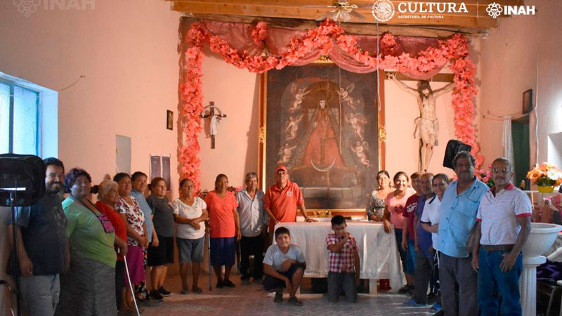 INAH entrega restaurada la pintura de caballete Virgen de Begoña al Ejido Villa de Bilbao, en Viesca, Coahuila 