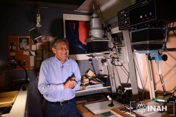 Rafael Doniz festeja más de 40 años en el oficio con la Medalla al Mérito Fotográfico - Foto 1 