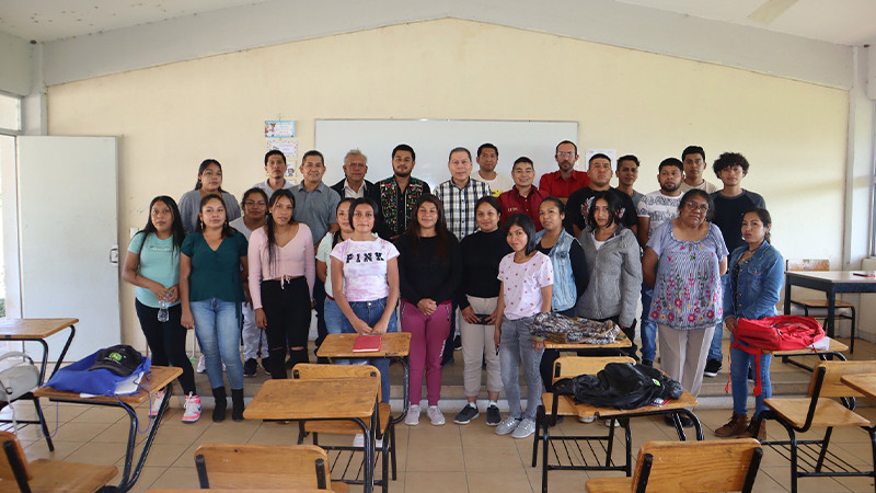 Apertura UIIM licenciatura en Derecho en la comunidad de Santa Fe de la Laguna