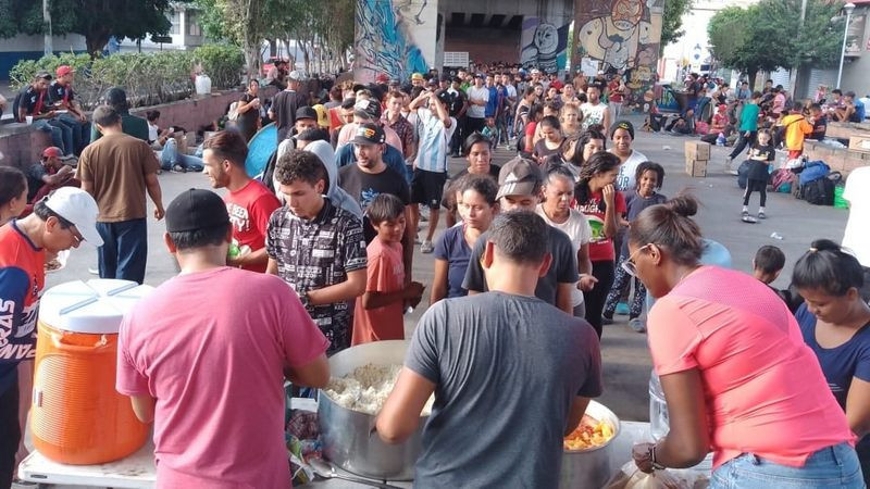 Más de 3 mil migrantes caminan de Ciudad Hidalgo a Tapachula, para llegar a Estados Unidos 