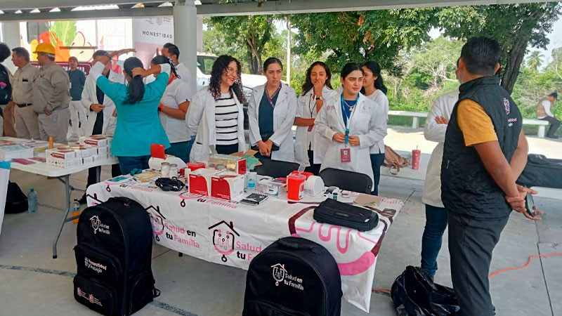 SSM lleva servicios médicos gratuitos a escuelas de Apatzingán 