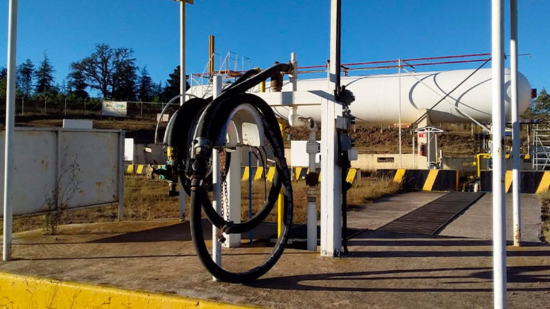 FGR asegura en cateos 130 mil kilos de gas LP en Hidalgo